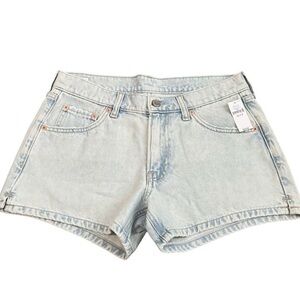 NWT Gap low rise stride short size 25 / 0 R